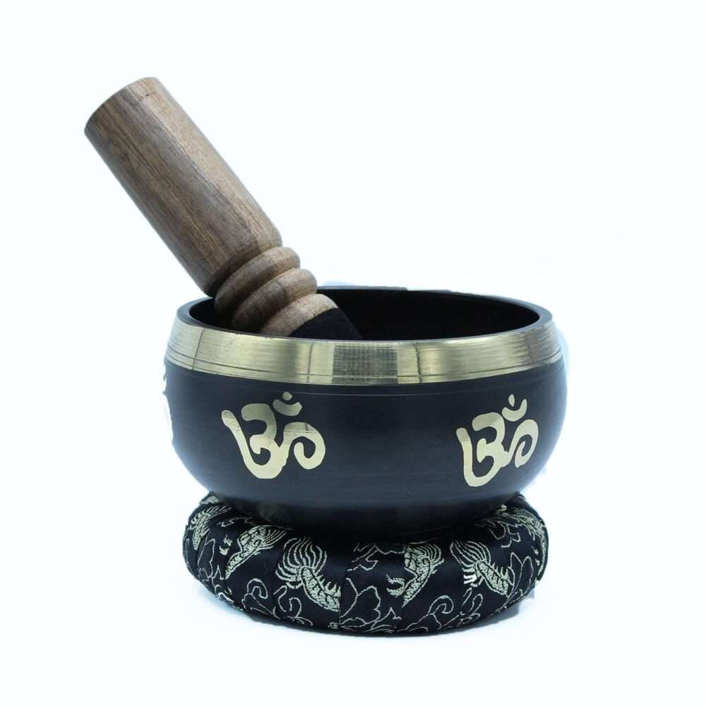 Yoga Om dziedošā bļoda