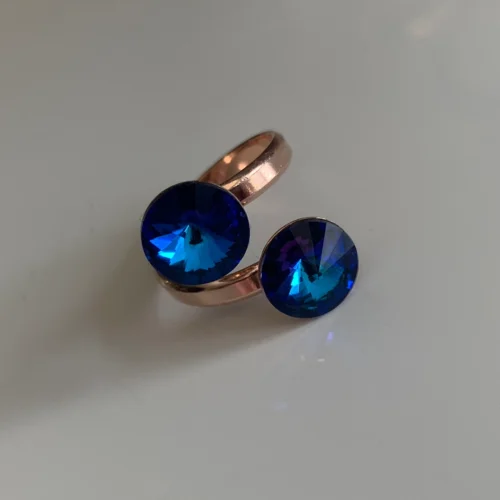 Ring with blue crystals