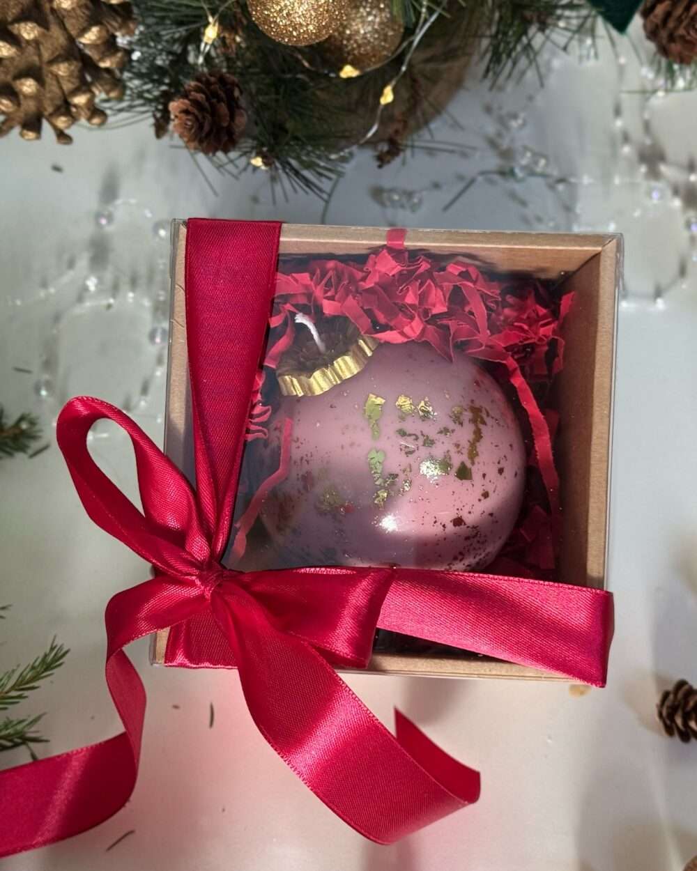 Eglīšu mantiņa- bumba, rozā svece 8cm3 Dāvana