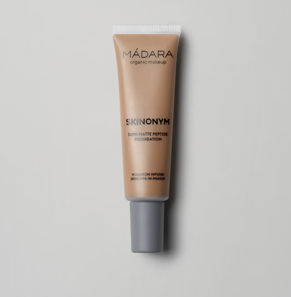MADARA COSMETICS Pusmatēts tonālais krēms ar peptīdiem CLAY