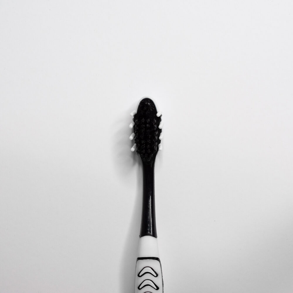 Medium Bristle Toothbrush grezni lv