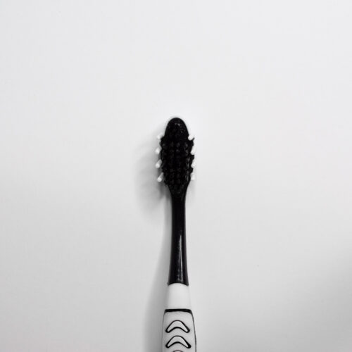 Medium Bristle Toothbrush grezni lv