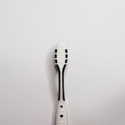 Medium Bristle Toothbrush grezni lv