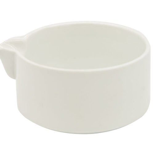 Tīri balta porcelāna Matcha bļoda ar snīpi – moderna keramikas tējas bļoda saputošanai un ieliešanai # 93978