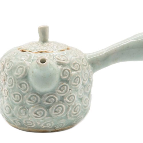 Rožu tējkanna # 90478, autore Tineke van Gils, porcelāns, celadona glazūra, 180 ml